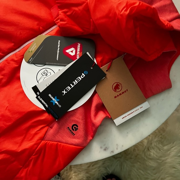 MAMMUT Eigerjoch IN Hybrid Vest--NWT - Picture 4 of 9